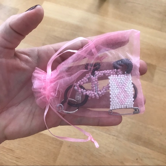 2 Pack: Breast Cancer Keychain & Ribbon Pin Set 💞 - Picture 4 of 5